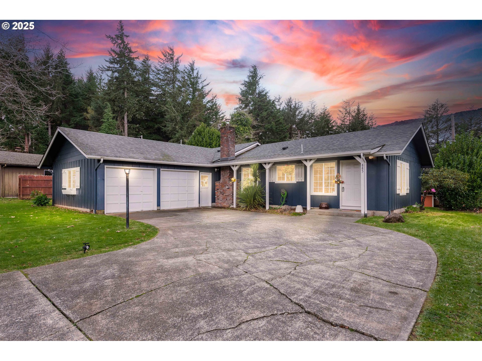 885 OAKWAY DR