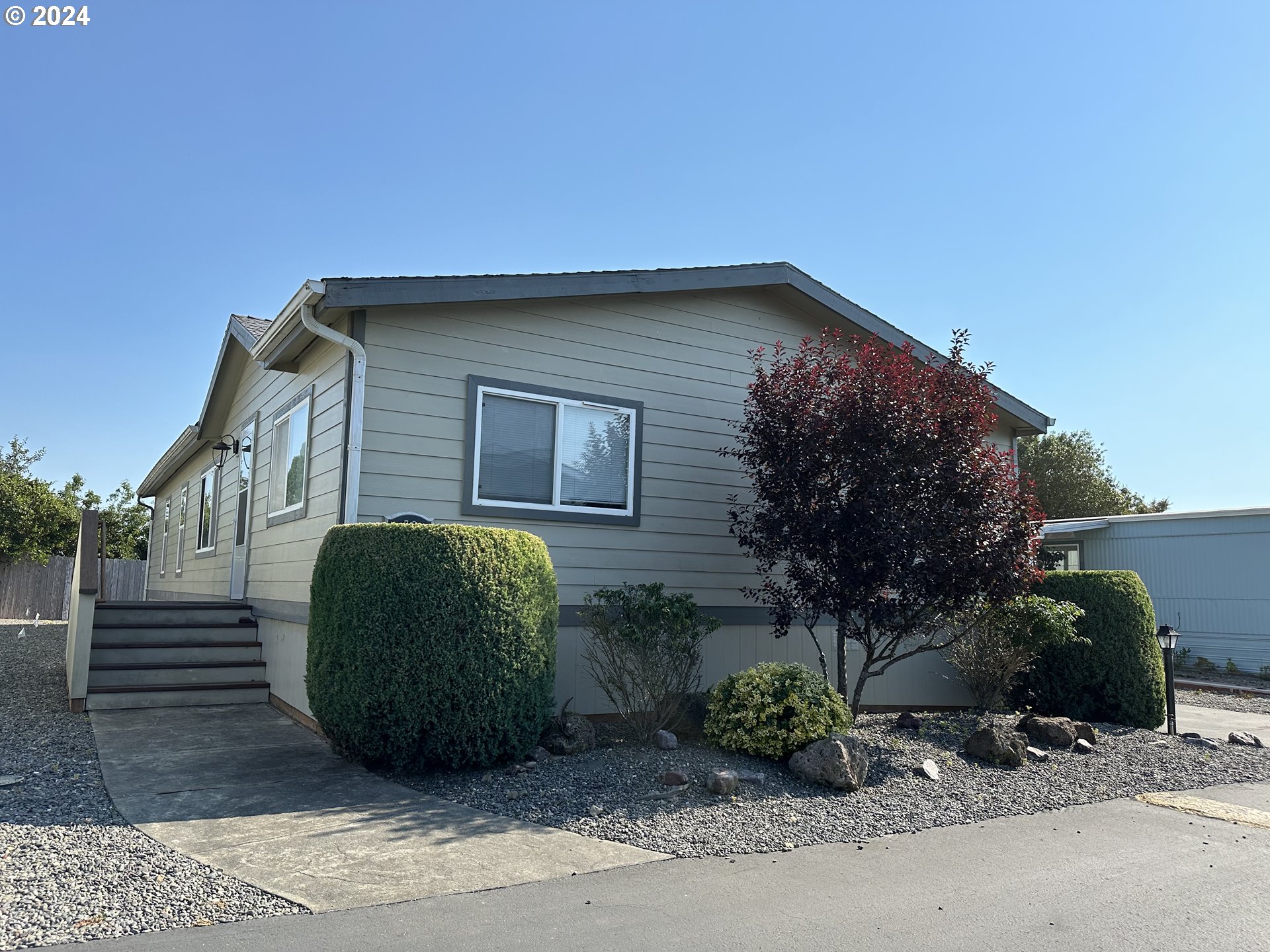 15889 SUNSET STRIP 53