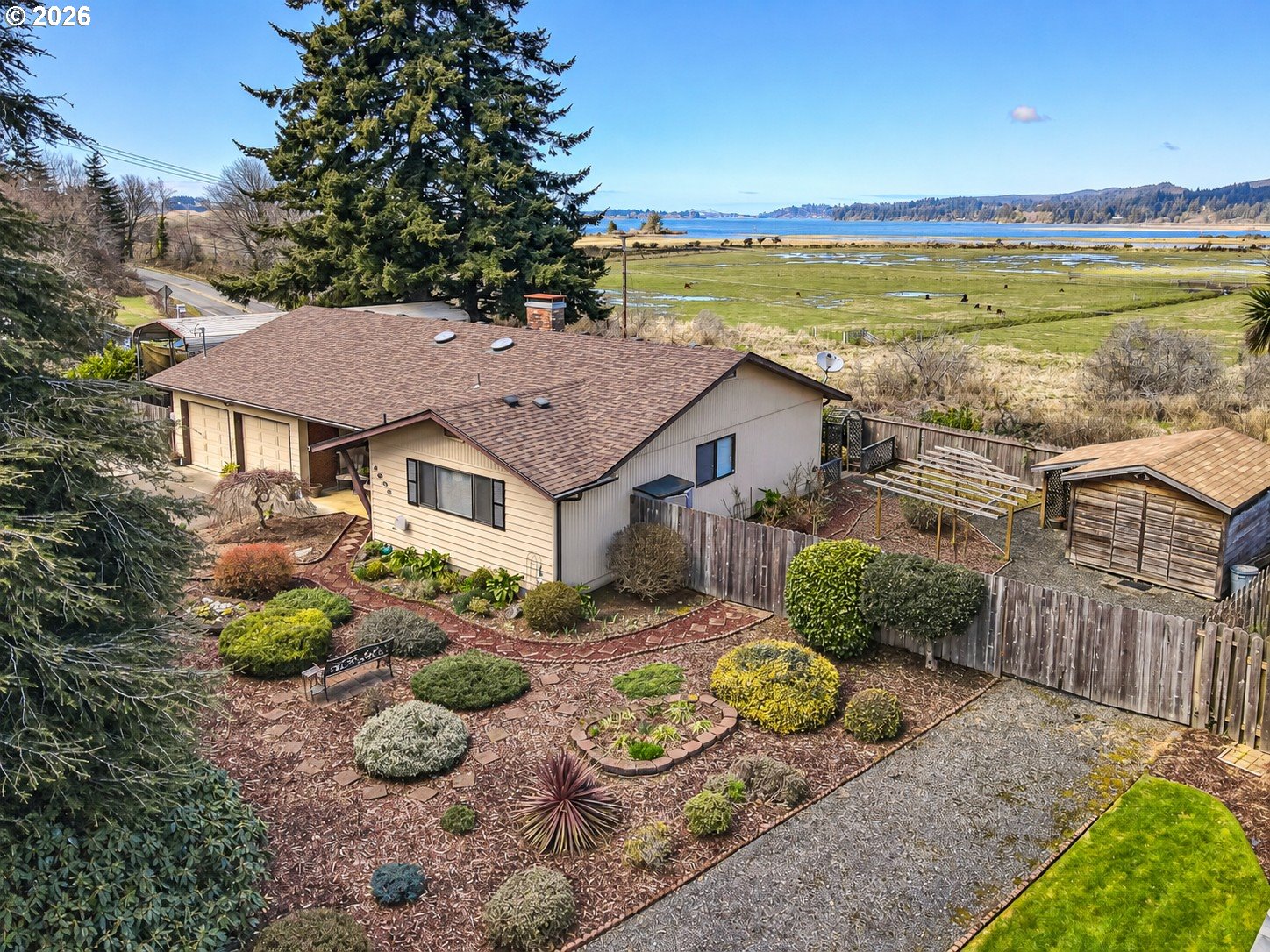 1605 APPLEWOOD DR