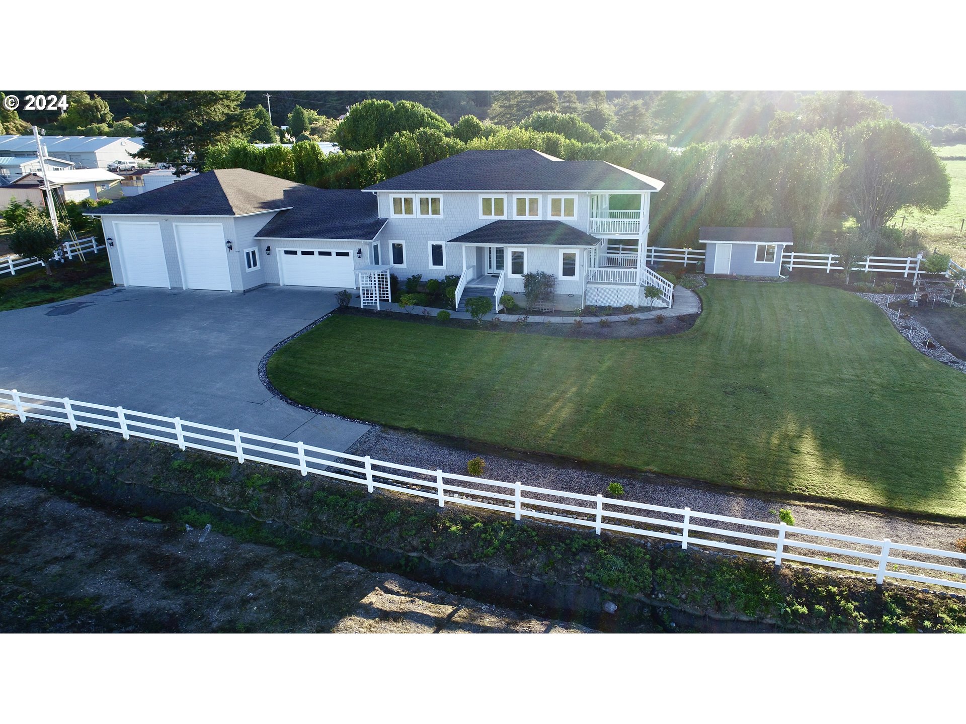 98694 WOODRIFF LN