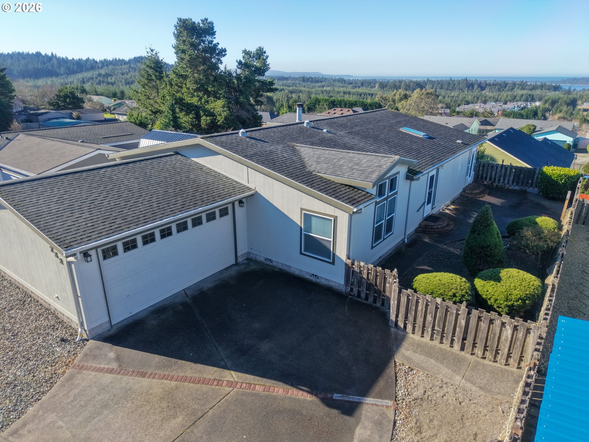 752 DENISE PL