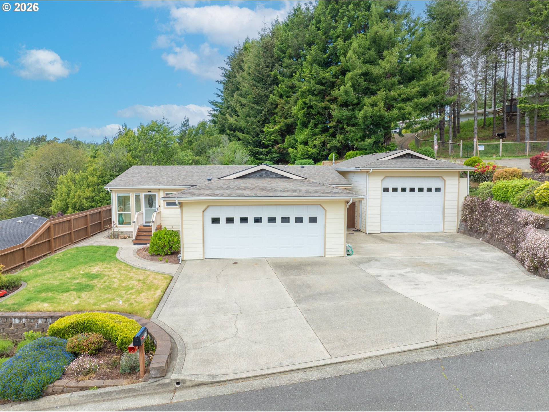 1710 KRISTI LOOP
